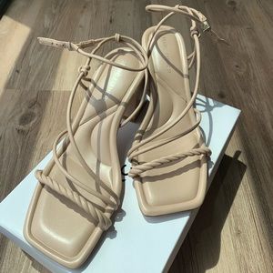 BRAND NEW Marc Fisher Malyn Sandal (Heel) in Light Natural - Size 8